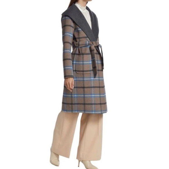 Elie Tahari blue Wallace plaid coat, size medium - Picture 4 of 10
